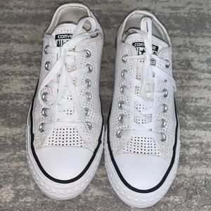 White mesh converse women’s size 8